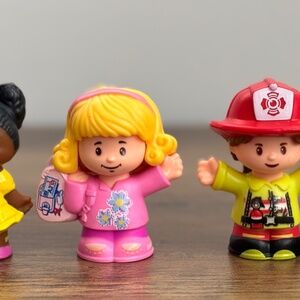 Fisher Price LITTLE PEOPLE Boy Girl Tessa Firefighter LOT of 5 Figures 2015-2016